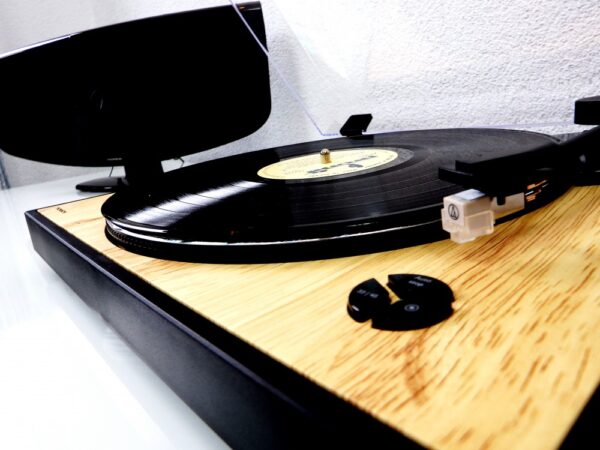 Zestaw stereo / Cyfrowa mini wieża z gramofonem THOMSON TT300 & MIC400 - obrazek 4