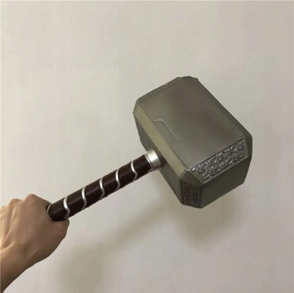 Młot Thora 1:1 Gumowy młot Mjolnir młot superbohatera do cosplayu, dekoracji lub zabawy - obrazek 3