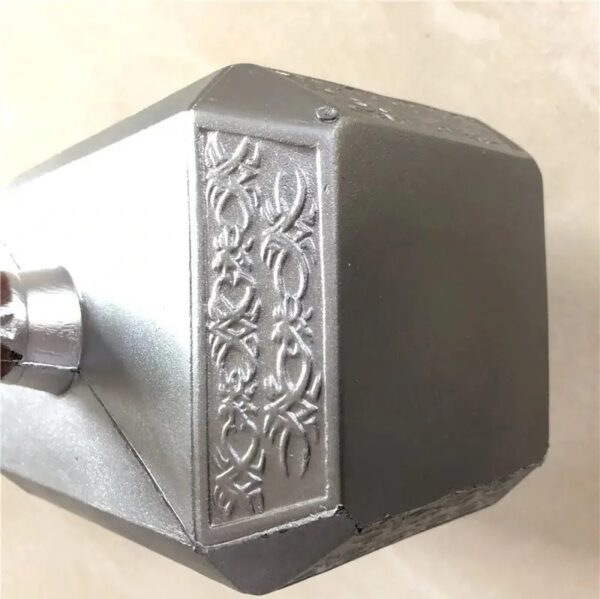 Młot Thora 1:1 Gumowy młot Mjolnir młot superbohatera do cosplayu, dekoracji lub zabawy - obrazek 7