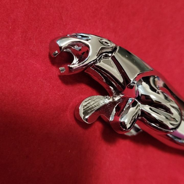 Emblemat Jaguar chromowany na maskę samochodu znaczek ozdobny celownik - obrazek 3