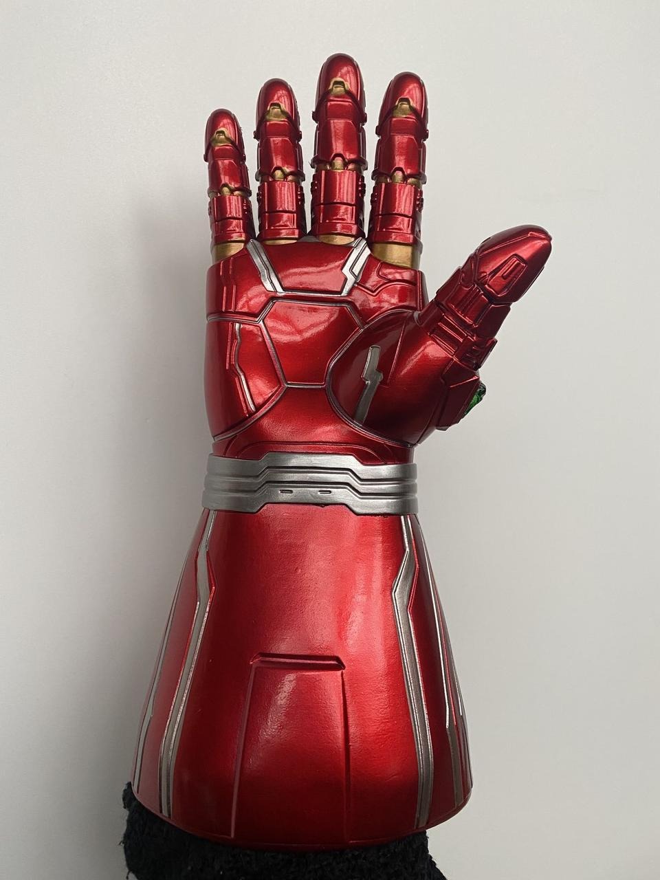 Rękawica Iron Mana, która świeci! Avengers, Rękawica Iron Man 30 cm - obrazek 2