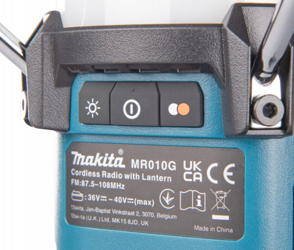 Akum. radio z lampą i latarką XGT® MAKITA - obrazek 7