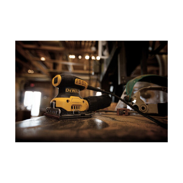 Szlifierka oscylacyjna Dewalt DWE6411 230 W - obrazek 4