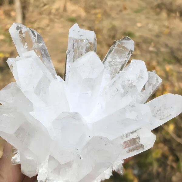 Biały kwarc Mineralny naturalny duży 100g kamień dekoracyjny do medytacji, terapii energią i kolekcjonowania minerałów - obrazek 3